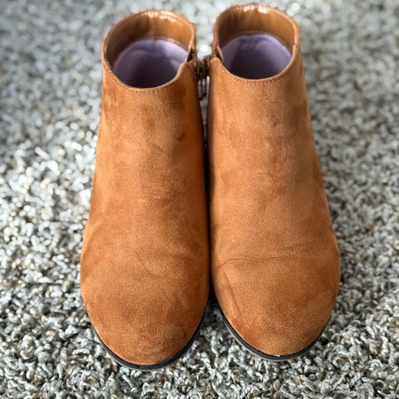 Cat & Jack Other - Kids Suede Ankle Booties in Tan
